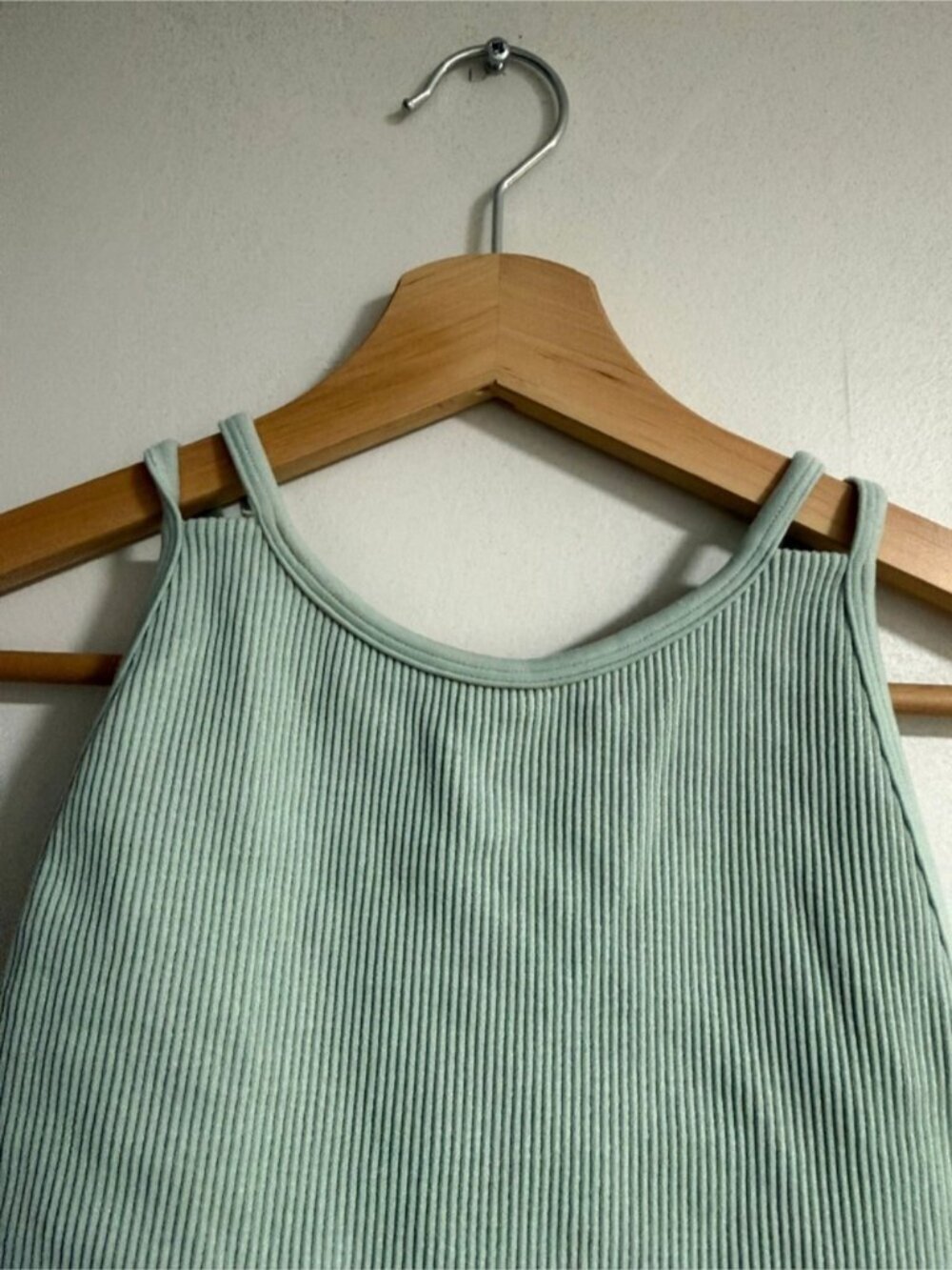 Gilly Hicks Sage Green Ribbed Sports Bra Tank Size S Strappy Back - Picture 4 of 8